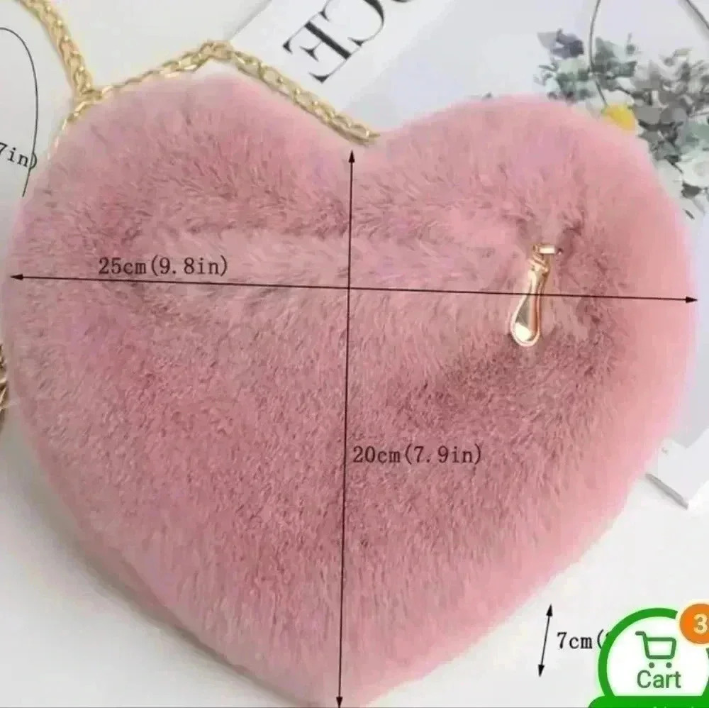 Faux fur Heart shaped pink purse - Picture 2 of 3